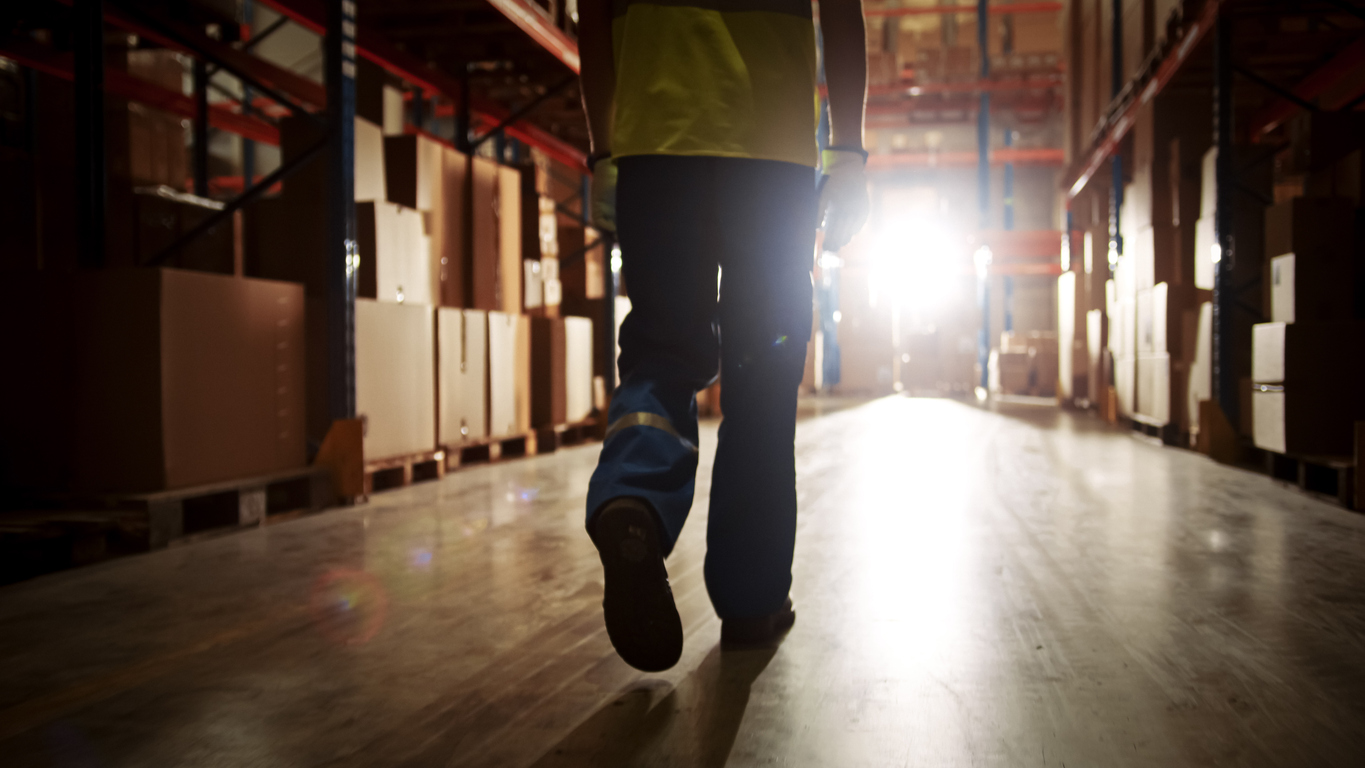 New Jersey warehouse worker walking unpaid pre-shift time to workstation